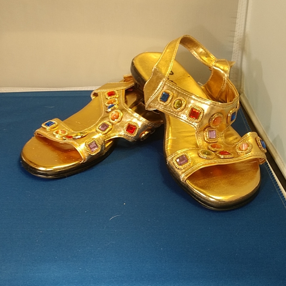 Gold sandles